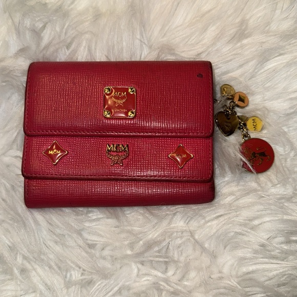 Authentic MCM Pink Leather Studded Logo Motifs Trifold Wallet with keychain GUC - Picture 5 of 17